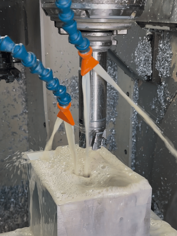 Problemfall: Kühlmittelstrahl trifft die Schneidkante nicht präzise